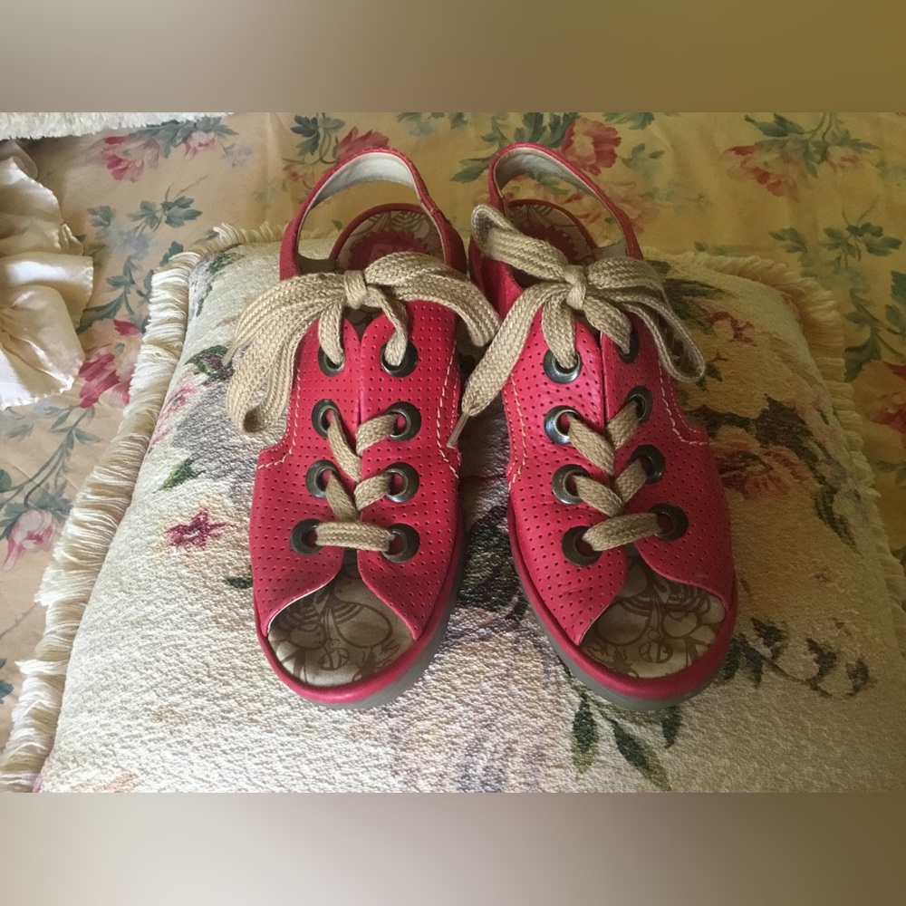 FLY London Ylva wedges